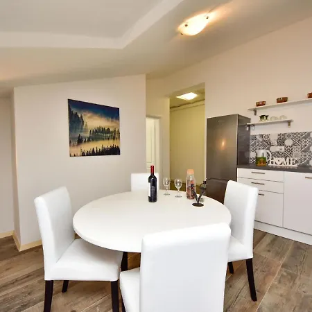 Carnizza Apartment